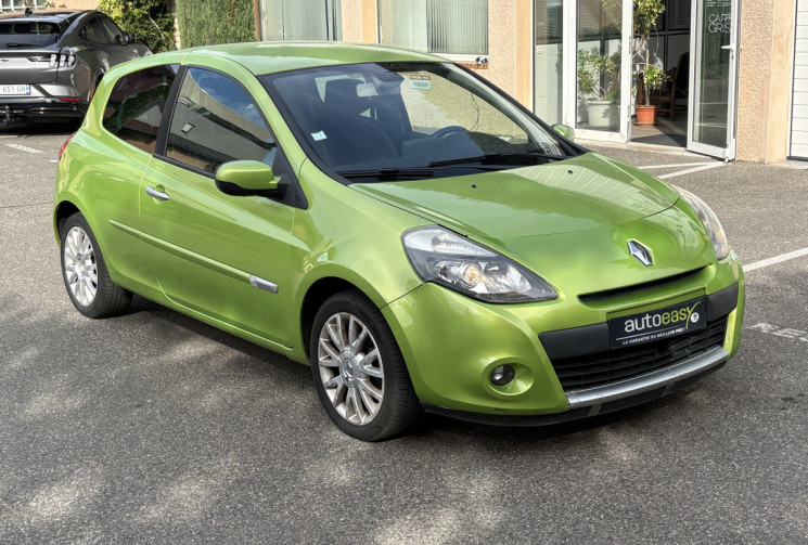Renault Clio 3 1.6 112 ch AUTHENTIQUE / ENTRETIEN COMPLET / BVA /  KIT DE DISTRIBUTION NEUVE