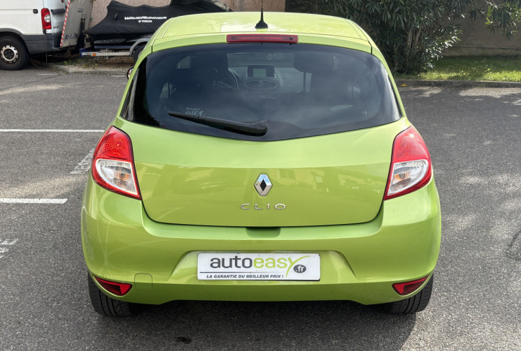Renault Clio 3 1.6 112 ch AUTHENTIQUE / ENTRETIEN COMPLET / BVA /  KIT DE DISTRIBUTION NEUVE