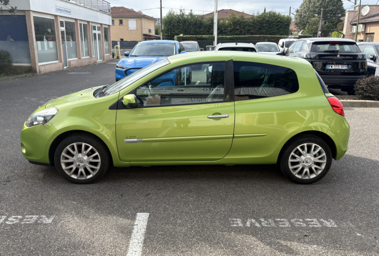 Renault Clio 3 1.6 112 ch AUTHENTIQUE / ENTRETIEN COMPLET / BVA /  KIT DE DISTRIBUTION NEUVE