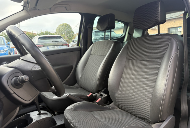 Renault Clio 3 1.6 112 ch AUTHENTIQUE / ENTRETIEN COMPLET / BVA /  KIT DE DISTRIBUTION NEUVE