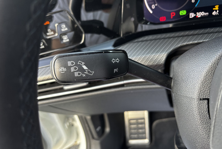 Volkswagen Golf 2.0 TDi 150ch  DSG7 - RLINE / TOIT OUVRANT / CARPLAY