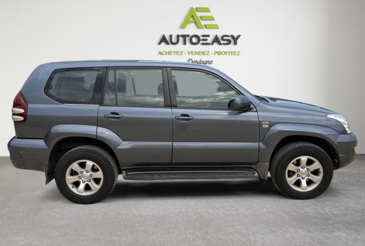 Toyota Land Cruiser KDJ120 SERIES 3.0 D-4D LOUNGE BVA - 8 PLACES / ATTELAGE 