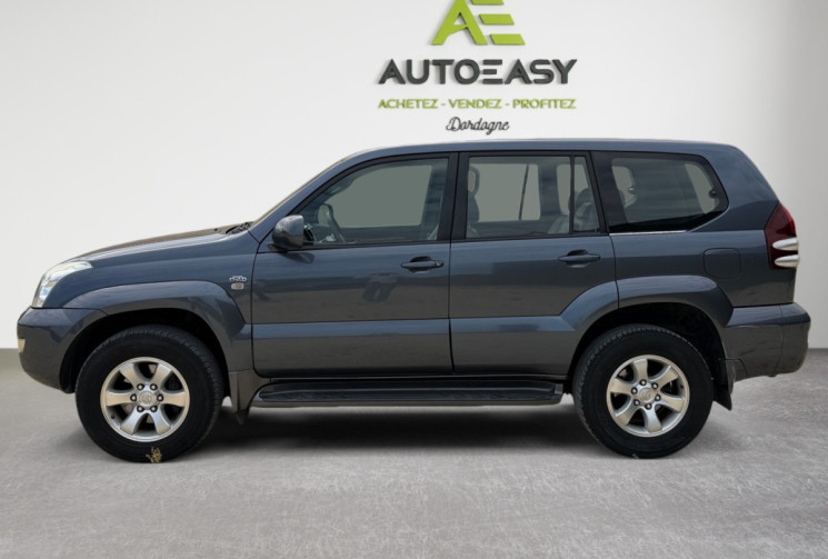 Toyota Land Cruiser KDJ120 SERIES 3.0 D-4D LOUNGE BVA - 8 PLACES / ATTELAGE 