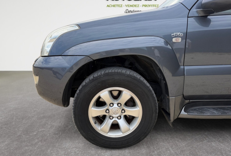 Toyota Land Cruiser KDJ120 SERIES 3.0 D-4D LOUNGE BVA - 8 PLACES / ATTELAGE 
