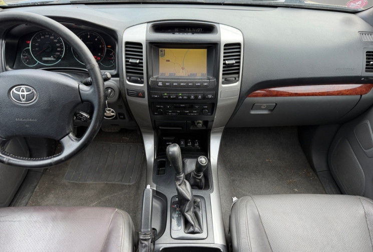 Toyota Land Cruiser KDJ120 SERIES 3.0 D-4D LOUNGE BVA - 8 PLACES / ATTELAGE 