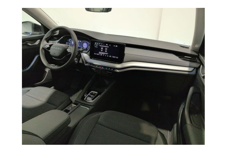 Skoda OCTAVIA IV Selection 2.0 TDI 150 ch SCR DSG7 Noir Magic nacré
