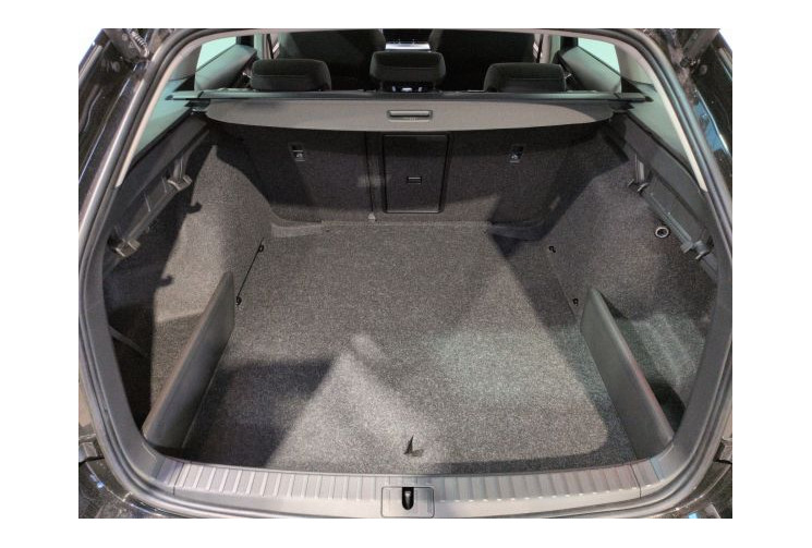 Skoda OCTAVIA IV Selection 2.0 TDI 150 ch SCR DSG7 Noir Magic nacré