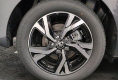 Toyota YARIS IV Design 116h Gris Célestine