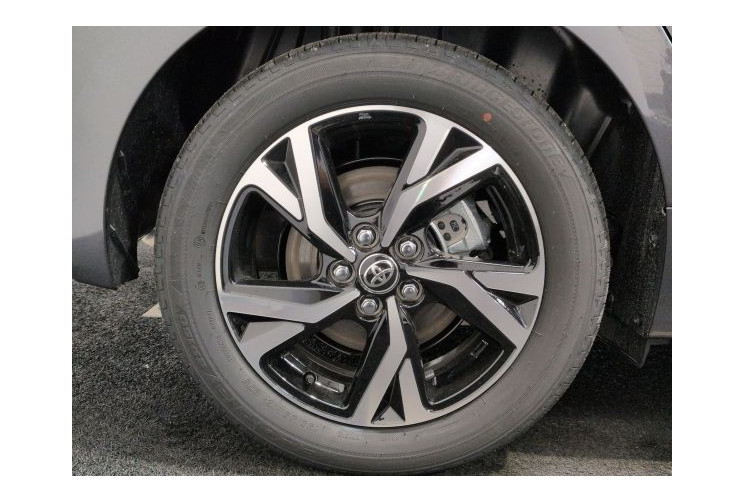 Toyota YARIS IV Design 116h Gris Célestine