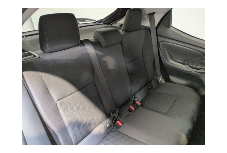 Toyota YARIS IV Design 116h Gris Célestine
