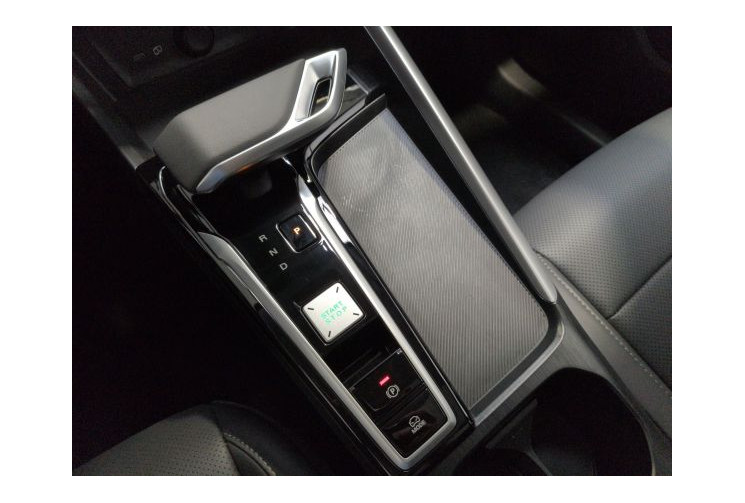 Mg ZS III Luxury 1.5 L Hybrid+ 197 ch Cosmic Silver