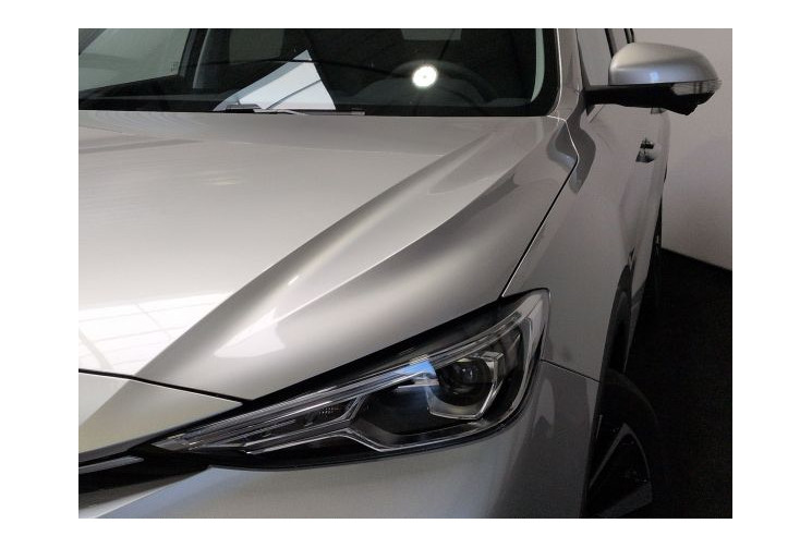 Mg ZS III Luxury 1.5 L Hybrid+ 197 ch Cosmic Silver