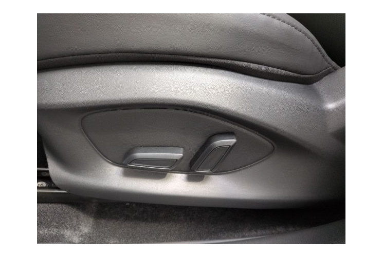 Mg ZS III Luxury 1.5 L Hybrid+ 197 ch Cosmic Silver