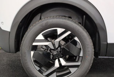 Peugeot 2008 II GT Hybrid 145 e-DCS6 Blanc Okénite /Toit noir