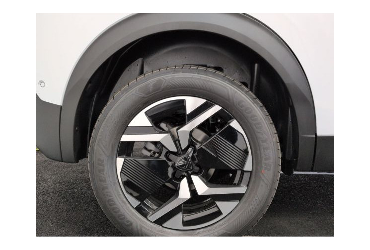 Peugeot 2008 II GT Hybrid 145 e-DCS6 Blanc Okénite /Toit noir