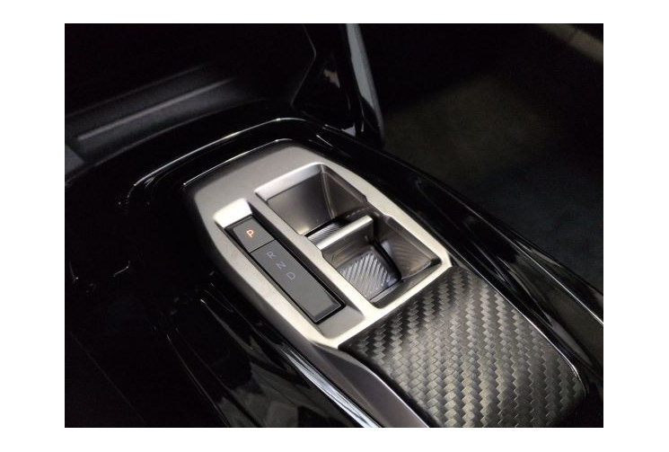 Peugeot 2008 II GT Hybrid 145 e-DCS6 Blanc Okénite /Toit noir