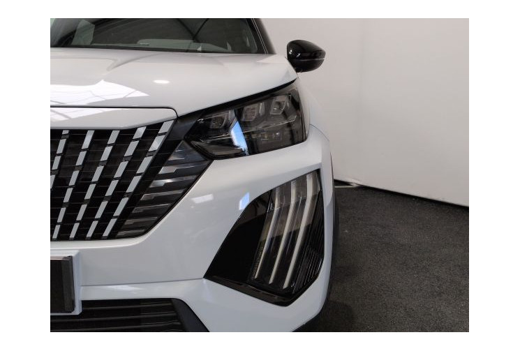 Peugeot 2008 II GT Hybrid 145 e-DCS6 Blanc Okénite /Toit noir