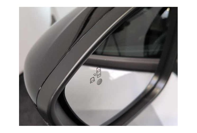 Peugeot 2008 II GT Hybrid 145 e-DCS6 Blanc Okénite /Toit noir