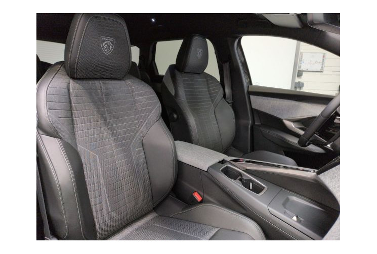 Peugeot 5008 III GT Hybrid 145 ch e-DCS6 Gris Titan/Toit Noir