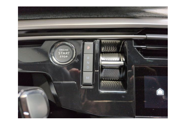 Peugeot 5008 III GT Hybrid 145 ch e-DCS6 Gris Titan/Toit Noir