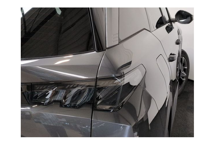 Peugeot 5008 III GT Hybrid 145 ch e-DCS6 Gris Titan/Toit Noir