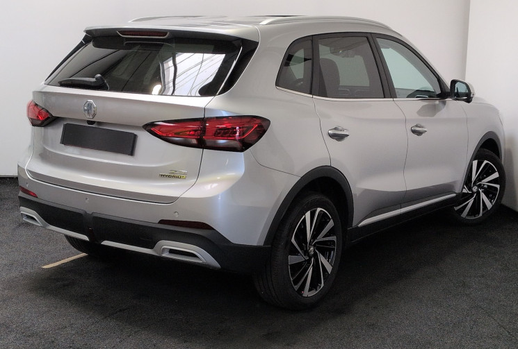 Mg ZS III Luxury 1.5 L Hybrid+ 197 ch Cosmic Silver