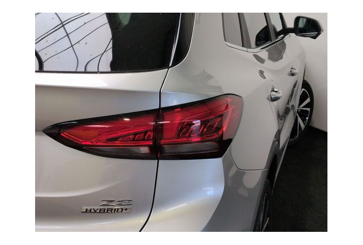 Mg ZS III Luxury 1.5 L Hybrid+ 197 ch Cosmic Silver