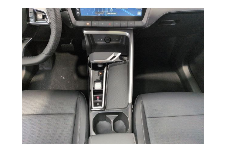 Mg ZS III Luxury 1.5 L Hybrid+ 197 ch Cosmic Silver