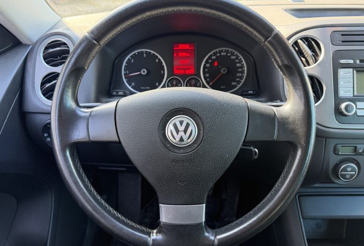 Volkswagen Tiguan 2.0 TDI 140 ch / SUIVI COMPLET VOLKSWAGEN 