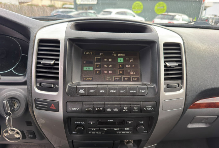 Toyota Land Cruiser KDJ120 SERIES 3.0 D-4D LOUNGE BVA - 8 PLACES / ATTELAGE 