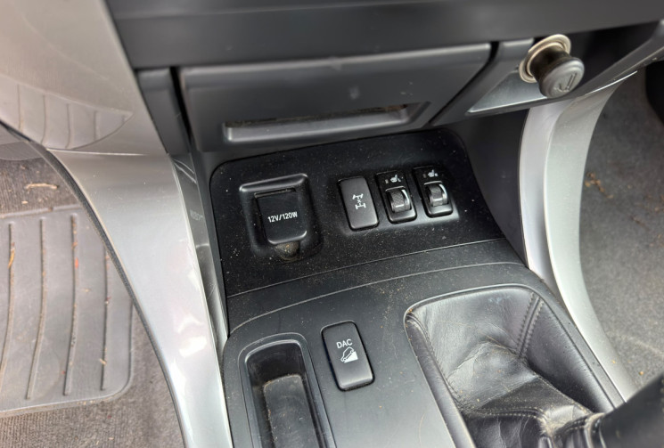Toyota Land Cruiser KDJ120 SERIES 3.0 D-4D LOUNGE BVA - 8 PLACES / ATTELAGE 
