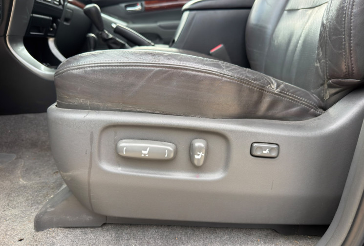 Toyota Land Cruiser KDJ120 SERIES 3.0 D-4D LOUNGE BVA - 8 PLACES / ATTELAGE 