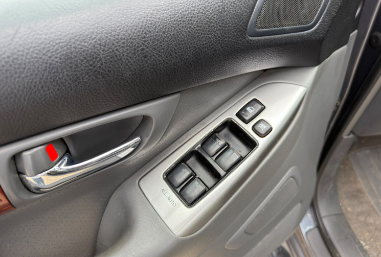 Toyota Land Cruiser KDJ120 SERIES 3.0 D-4D LOUNGE BVA - 8 PLACES / ATTELAGE 