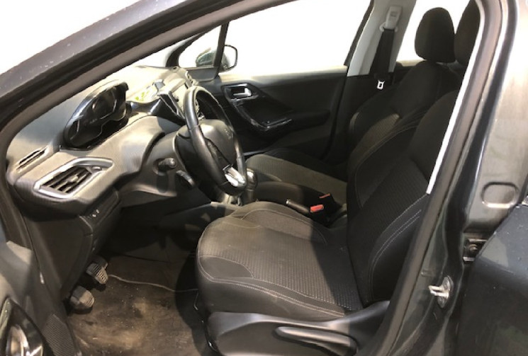 Peugeot 208 1.2  82 cv ALLURE CAMERA DE RECUL