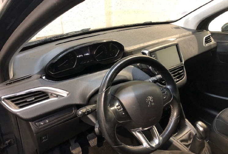 Peugeot 208 1.2  82 cv ALLURE CAMERA DE RECUL
