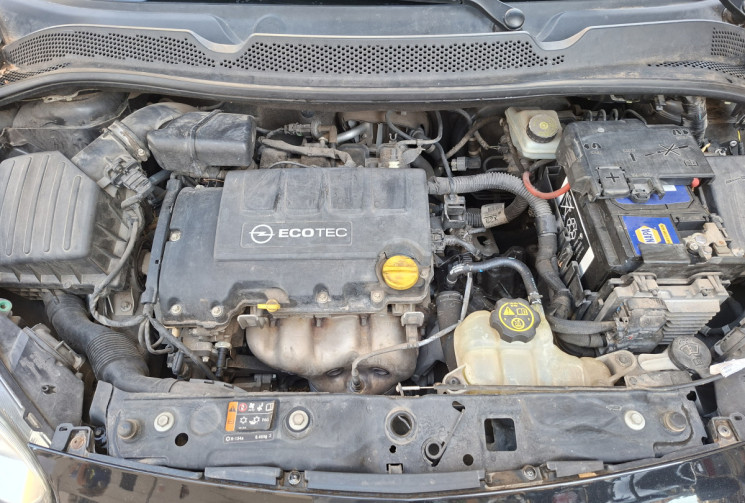 Opel Adam 1.4 i 16V Twinport ecoFLEX 87 CH TOIT PANORAMIQUE