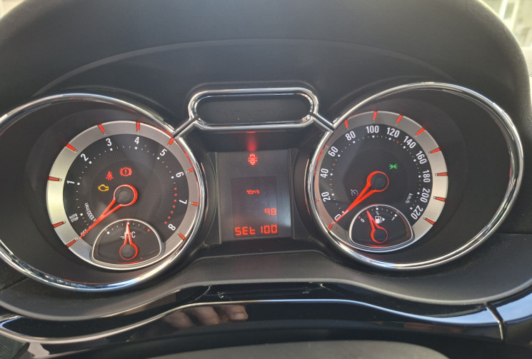 Opel Adam 1.4 i 16V Twinport ecoFLEX 87 CH TOIT PANORAMIQUE