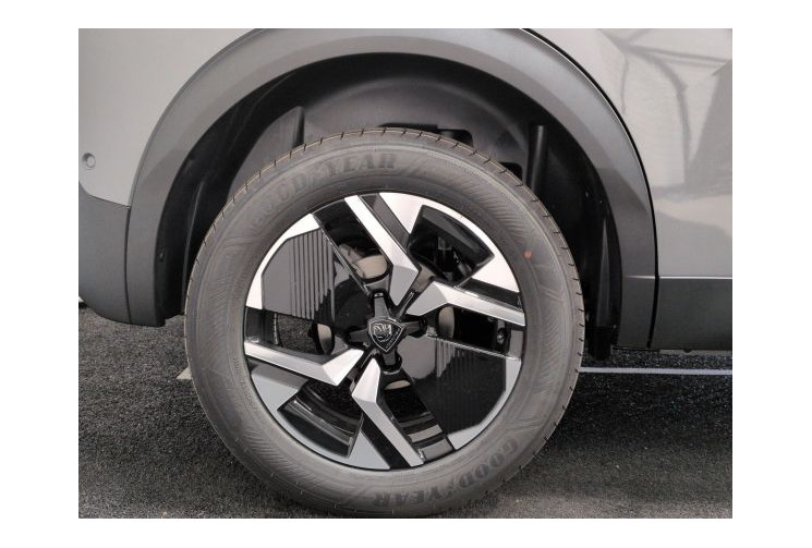 Peugeot 2008 II GT Hybrid 145 ch e-DCS6 Gris Selenium /Toit Noir