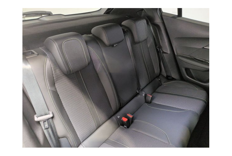 Peugeot 2008 II GT Hybrid 145 ch e-DCS6 Gris Selenium /Toit Noir