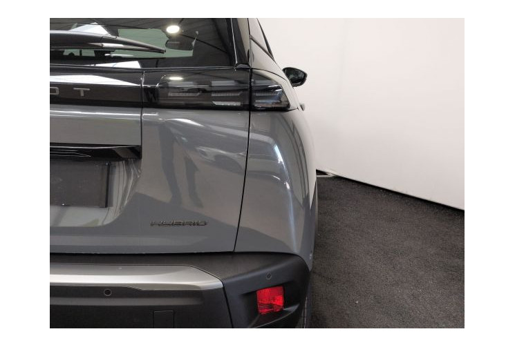 Peugeot 2008 II GT Hybrid 145 ch e-DCS6 Gris Selenium /Toit Noir