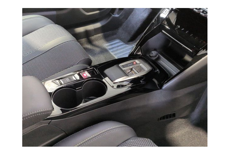 Peugeot 2008 II GT Hybrid 145 ch e-DCS6 Gris Selenium /Toit Noir
