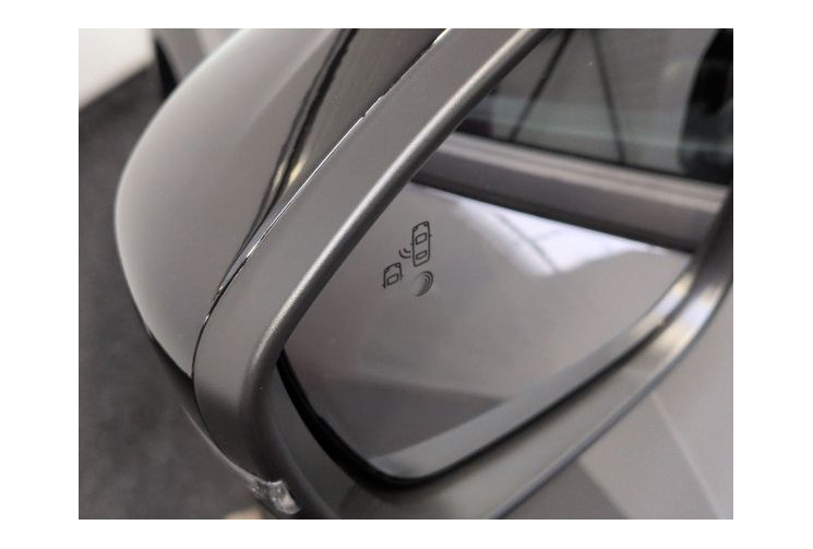 Peugeot 2008 II GT Hybrid 145 ch e-DCS6 Gris Selenium /Toit Noir