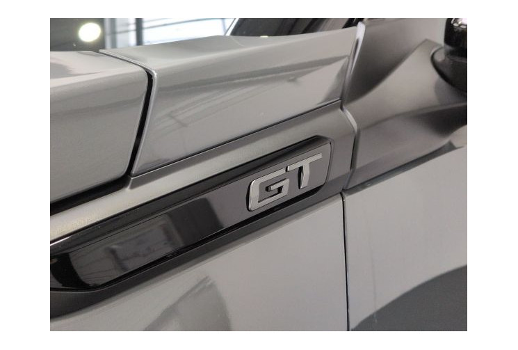 Peugeot 2008 II GT Hybrid 145 ch e-DCS6 Gris Selenium /Toit Noir