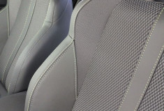 Peugeot 2008 II GT Hybrid 145 ch e-DCS6 Gris Selenium /Toit Noir