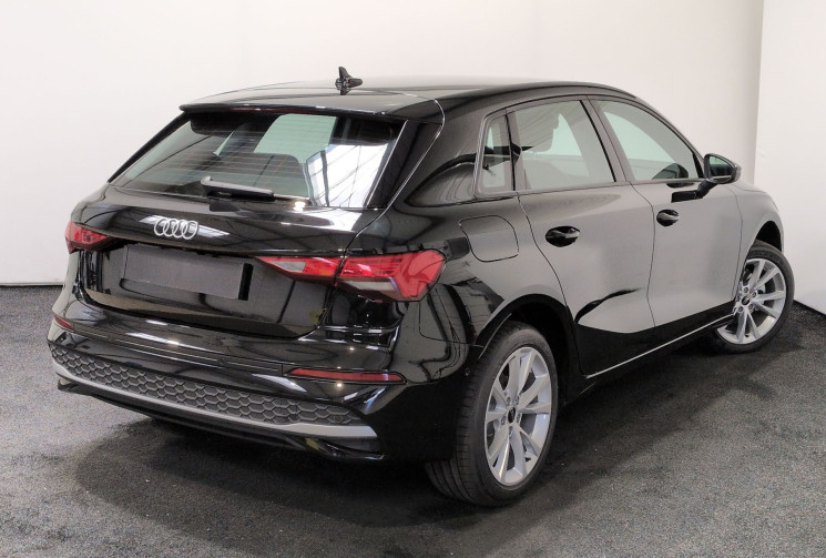 Audi A3/S3/RS3 IV Design TFSI Mild Hybrid 150 S tronic 7 Noir Mythique Métallisé