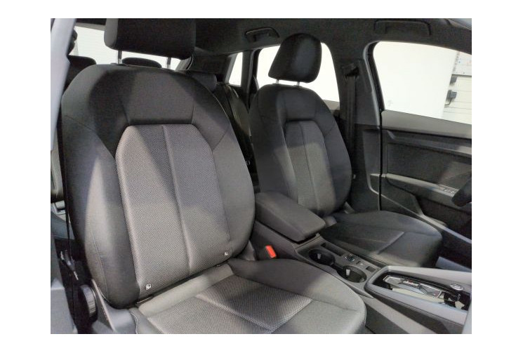Audi A3/S3/RS3 IV Design TFSI Mild Hybrid 150 S tronic 7 Noir Mythique Métallisé