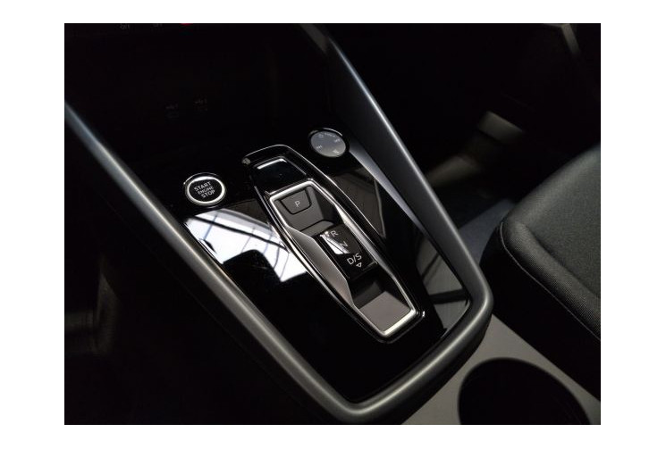 Audi A3/S3/RS3 IV Design TFSI Mild Hybrid 150 S tronic 7 Noir Mythique Métallisé