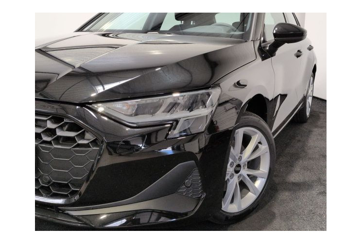 Audi A3/S3/RS3 IV Design TFSI Mild Hybrid 150 S tronic 7 Noir Mythique Métallisé