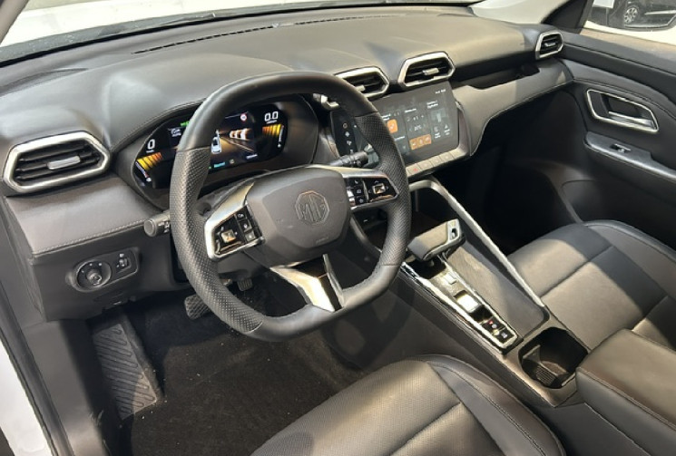 MG ZS 1.5 LUXURY hybrid non rechargeable 