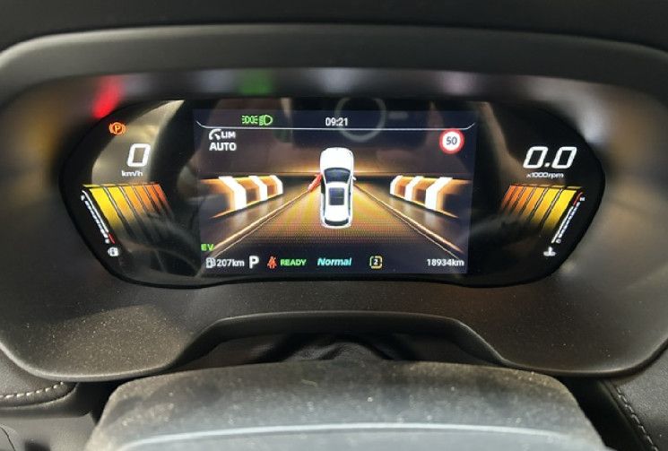 MG ZS 1.5 LUXURY hybrid non rechargeable 